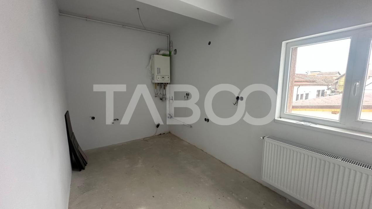Apartament 3 camere decomandat 84 mpu etaj intermediar Turnisor Sibiu