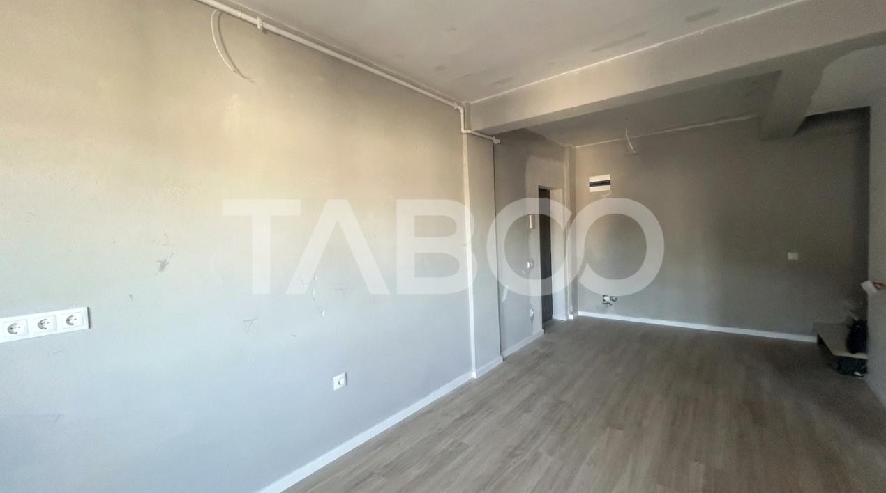 Apartament 3 camere decomandat cu doua balcoane 84 mp zona Turnisor