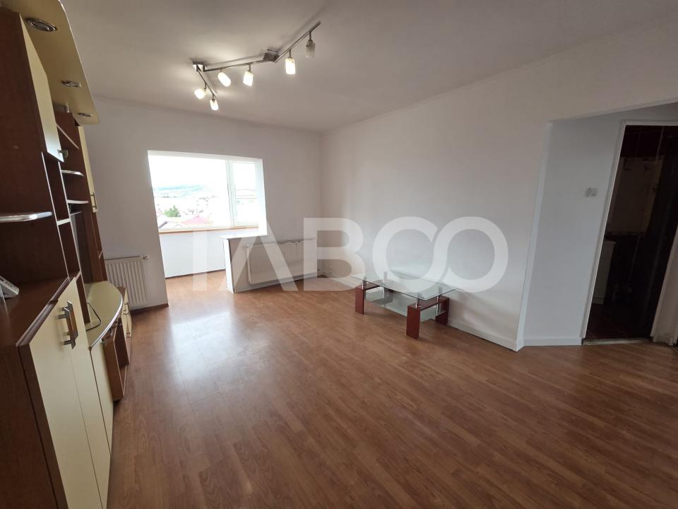 Apartament 3 camere decomandat de vanzare zona Campului suprafata 78mp