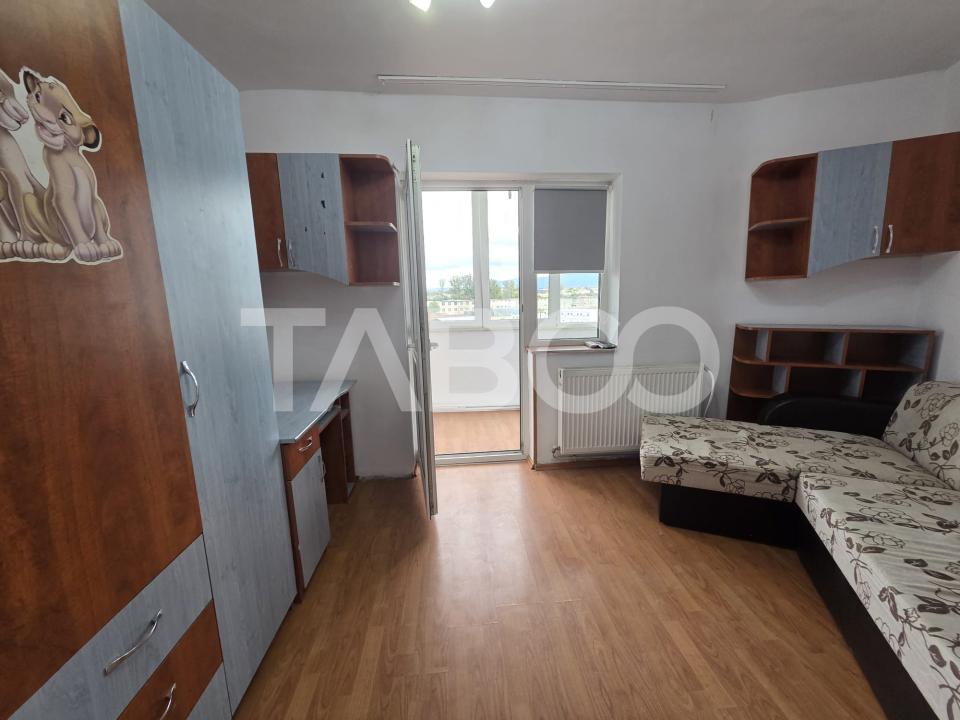 Apartament 3 camere decomandat de vanzare zona Campului suprafata 78mp