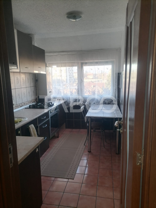Apartament 3 camere decomandat in zona Trei Stejari 
