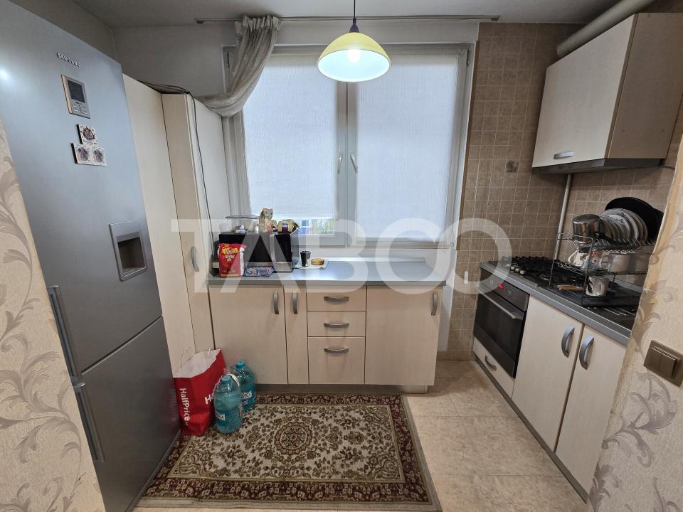Apartament 3 camere decomandat mobilat balcon parcare Turnisor Sibiu