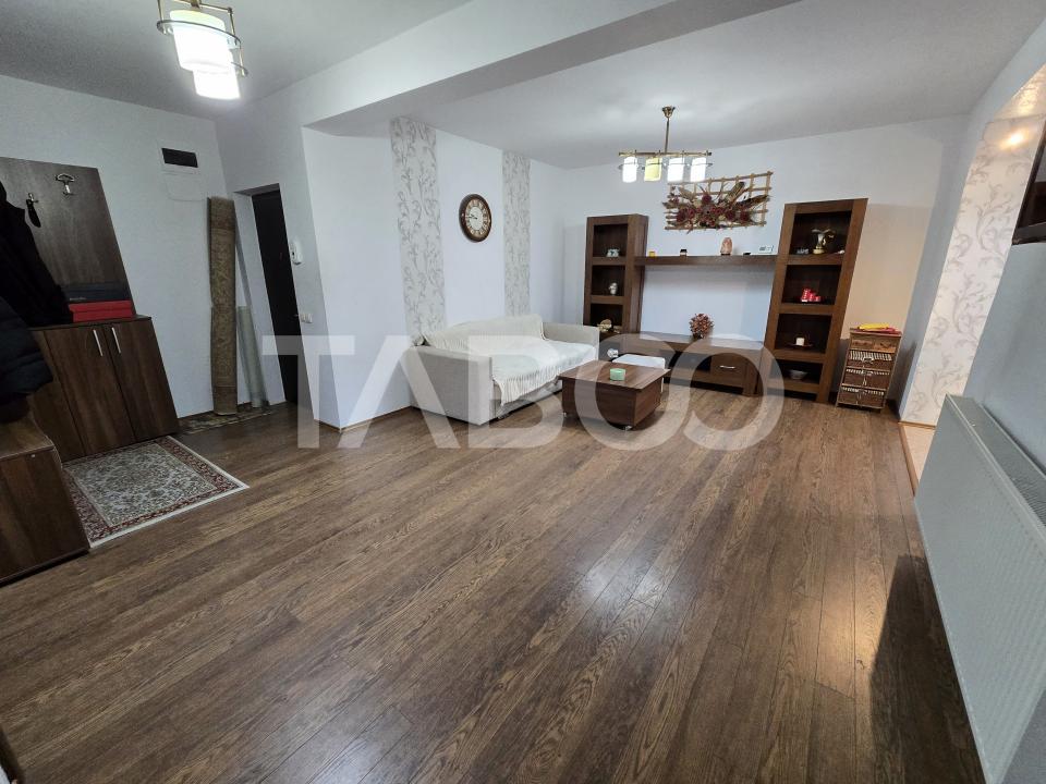Apartament 3 camere decomandat mobilat balcon parcare Turnisor Sibiu