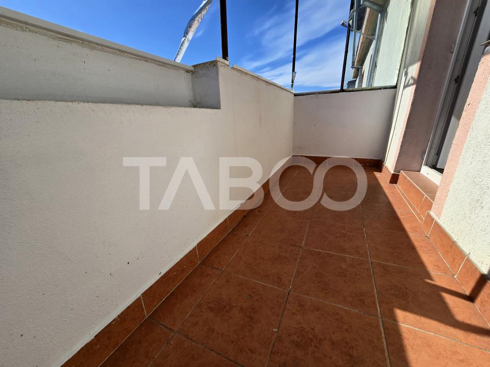 Apartament 3 camere decomandat renovat 2 bai 2 balcoane Turnisor Sibiu