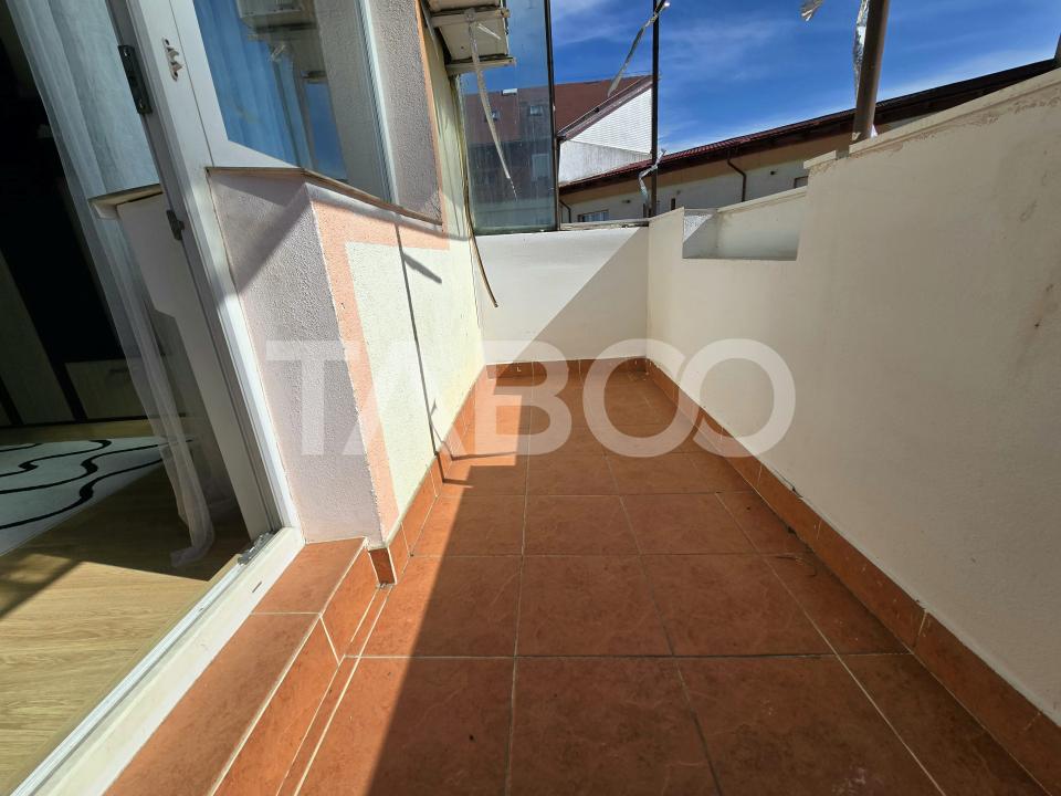 Apartament 3 camere decomandat renovat 2 bai 2 balcoane Turnisor Sibiu