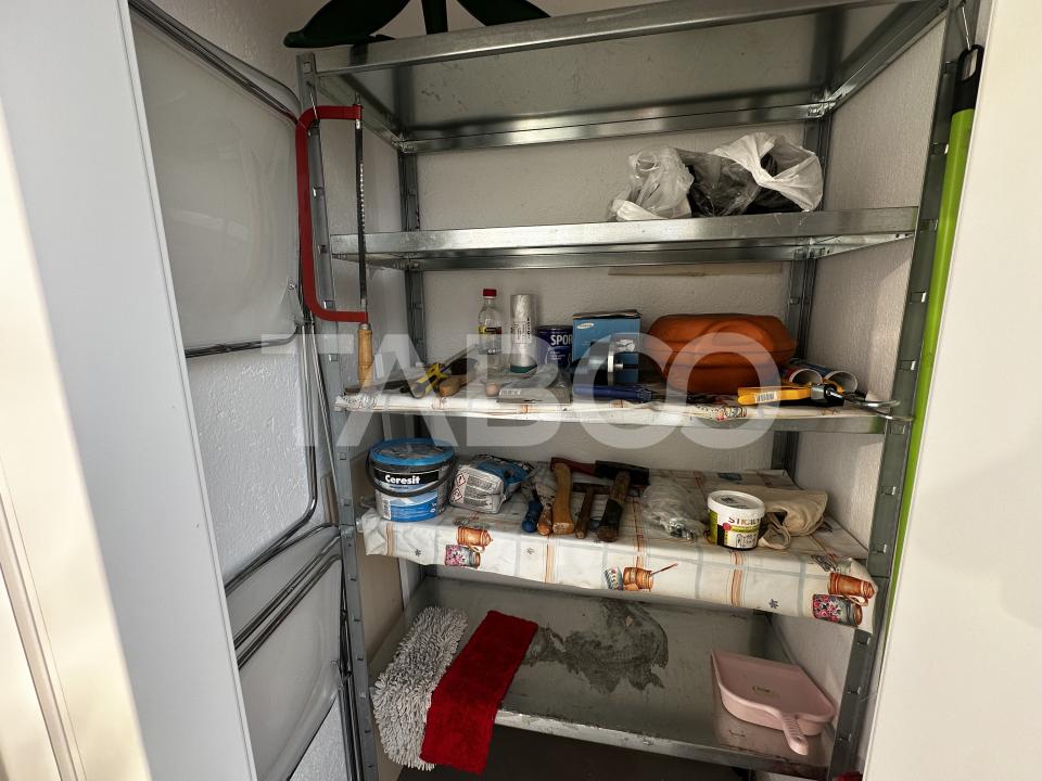 Apartament 3 camere decomandate 2 balcoane etaj 2 zona Brana Selimbar