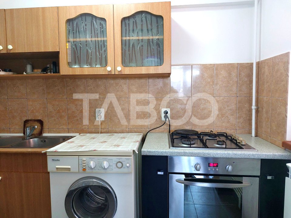 Apartament 3 camere decomandate 45 mpu balcon mobilat utilat Cisnadie