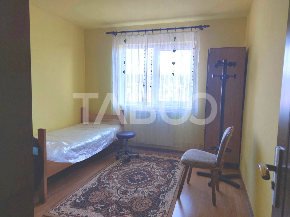 Apartament 3 camere decomandate 45 mpu balcon mobilat utilat Cisnadie