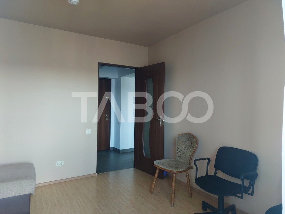 Apartament 3 camere decomandate 45 mpu balcon mobilat utilat Cisnadie
