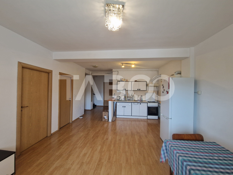 Apartament 3 camere decomandate 80 mp utili zona Centrala