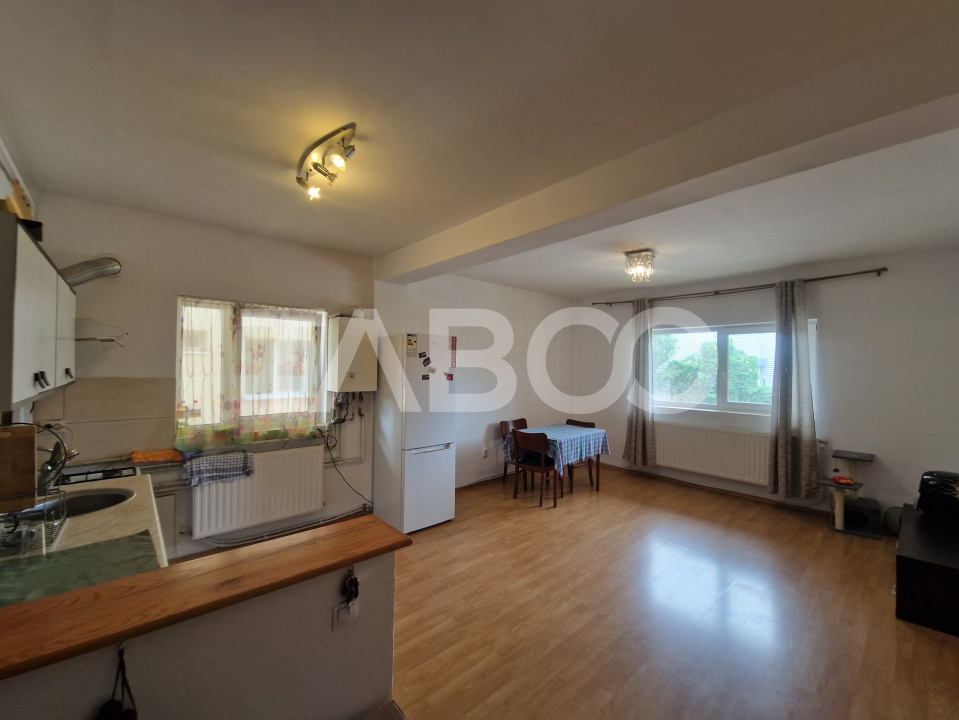 Apartament 3 camere decomandate 80 mp utili zona Centrala