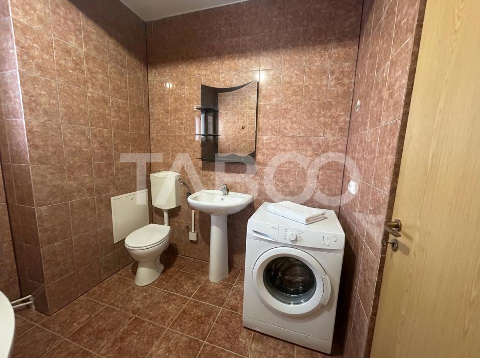 Apartament 3 camere decomandate 80 mpu si balcon de inchiriat