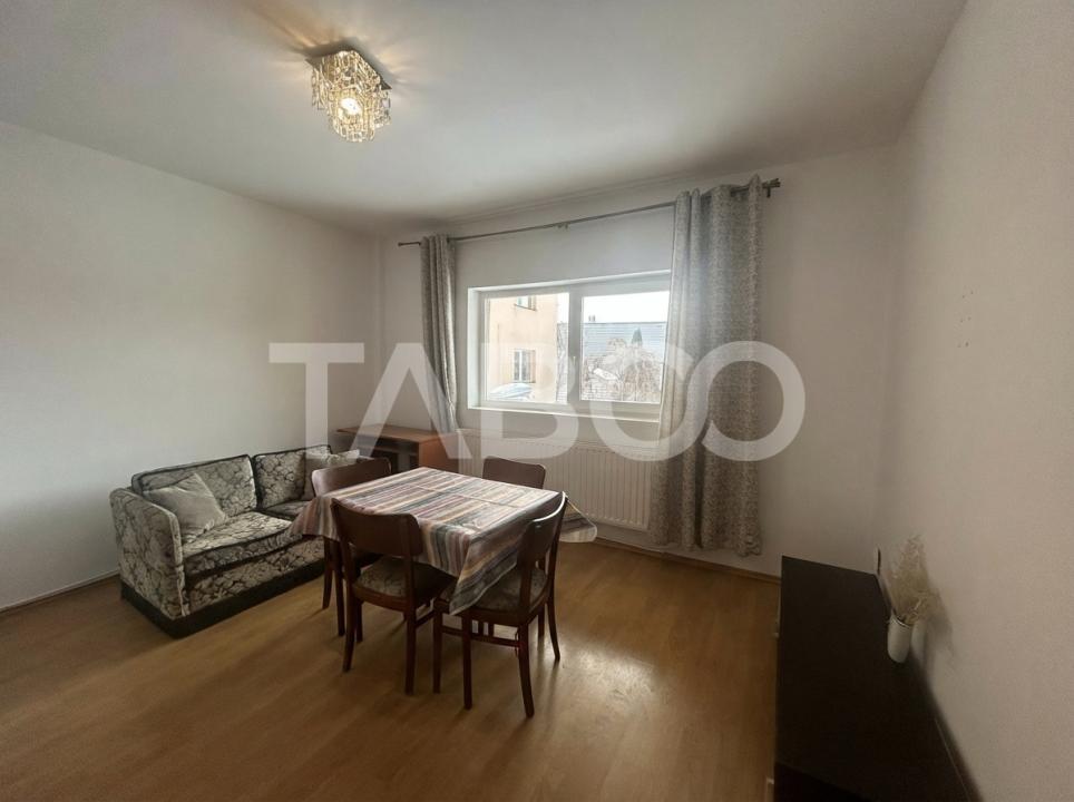 Apartament 3 camere decomandate 80 mpu si balcon de inchiriat