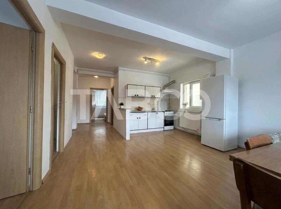 Apartament 3 camere decomandate 80 mpu si balcon de inchiriat