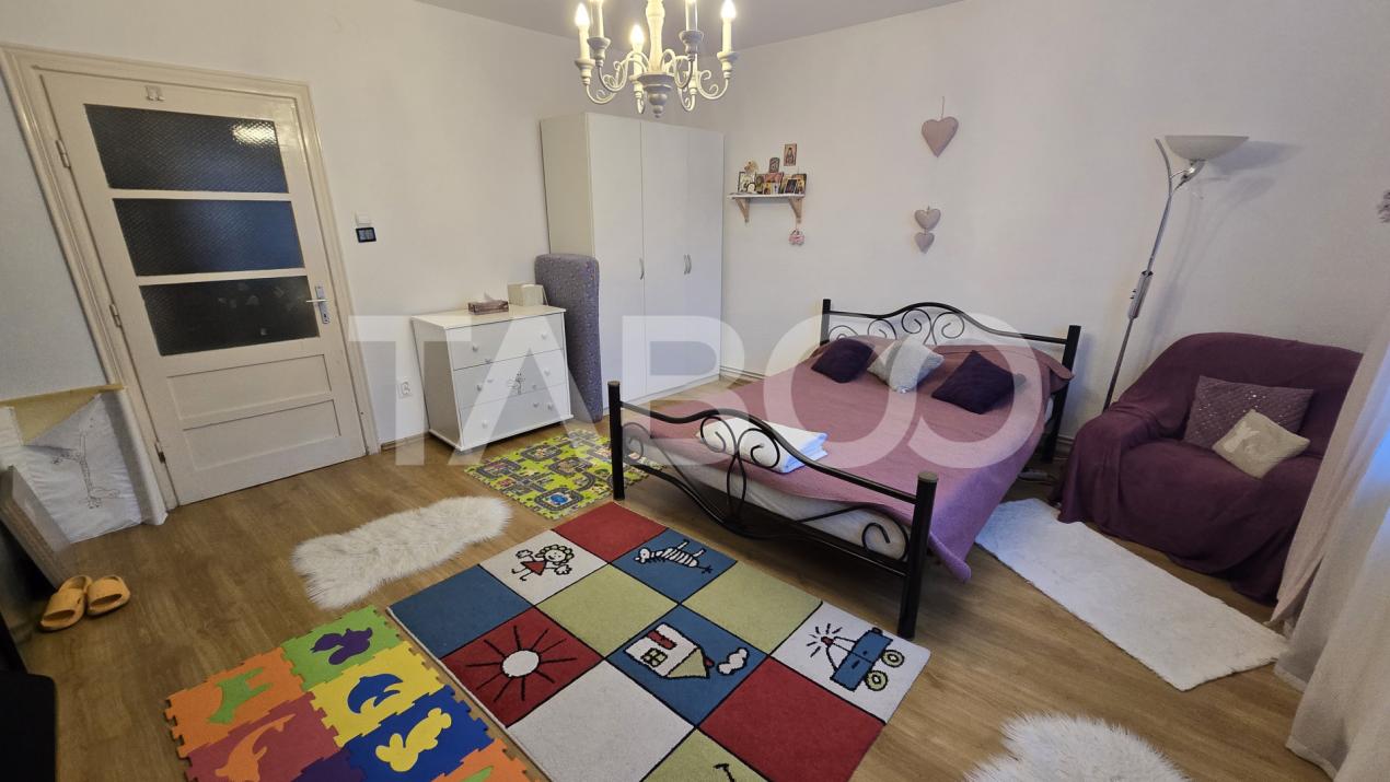 Apartament 3 camere decomandate de inchiriat balcon curte Lazaret