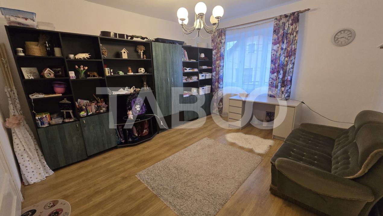 Apartament 3 camere decomandate de inchiriat balcon curte Lazaret