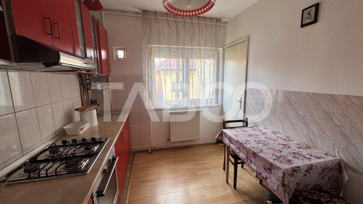 Apartament 3 camere decomandate mobilat si utilat 76 mpu Terezian