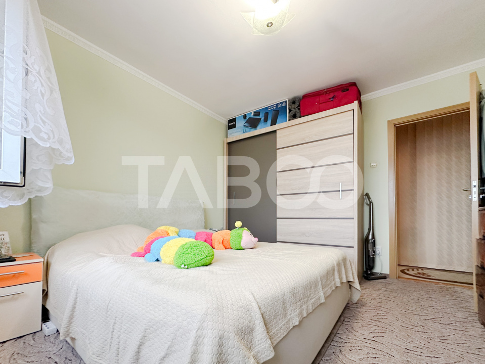 Apartament 3 camere decomandate si balcon zona Vasile Aaron Sibiu