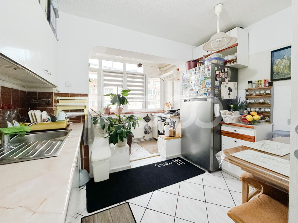 Apartament 3 camere decomandate si balcon zona Vasile Aaron Sibiu
