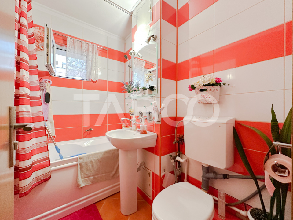 Apartament 3 camere decomandate si balcon zona Vasile Aaron Sibiu