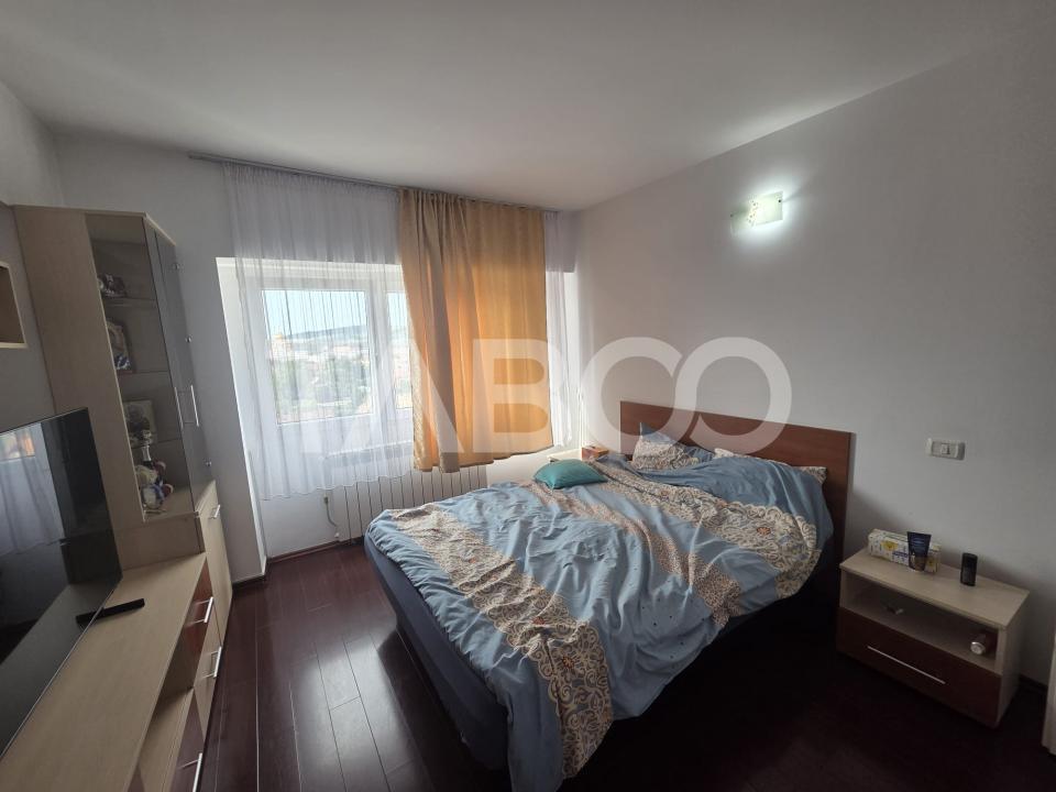 Apartament 3 camere decomnadat de vanzare 72 mp balcon 7 mp