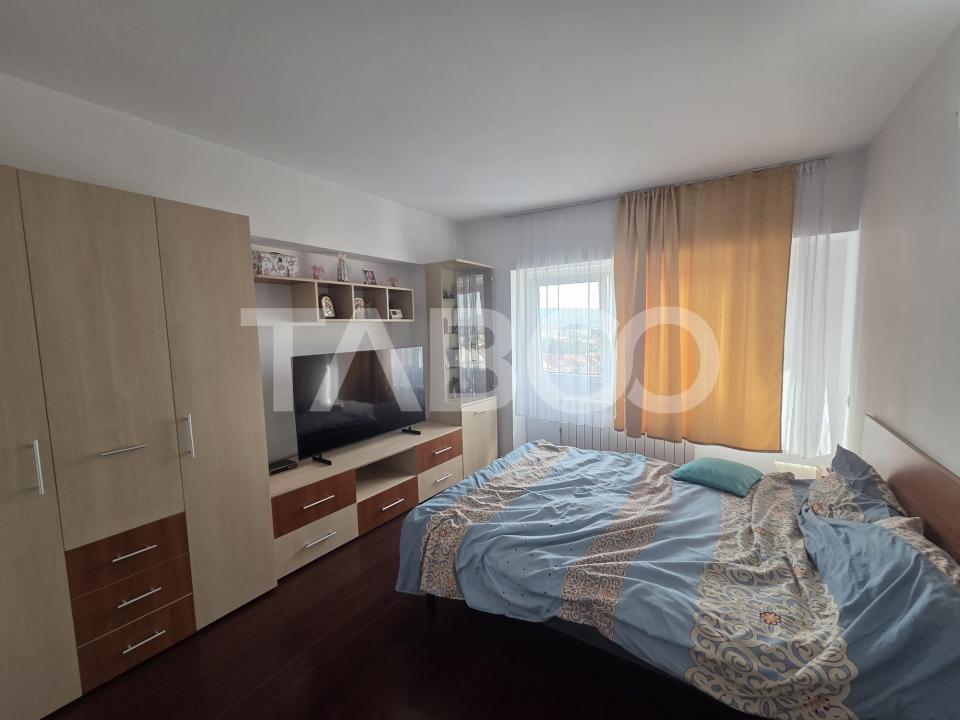 Apartament 3 camere decomnadat de vanzare 72 mp balcon 7 mp