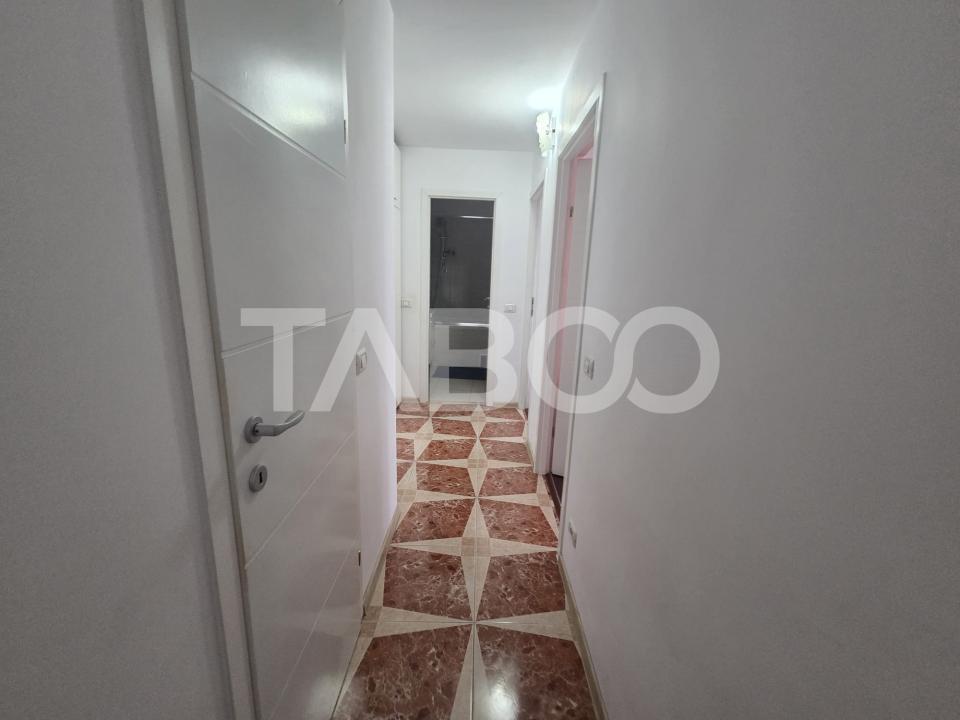 Apartament 3 camere decomnadat de vanzare 72 mp balcon 7 mp