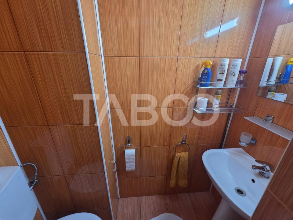 Apartament 3 camere decomnadat de vanzare 72 mp balcon 7 mp