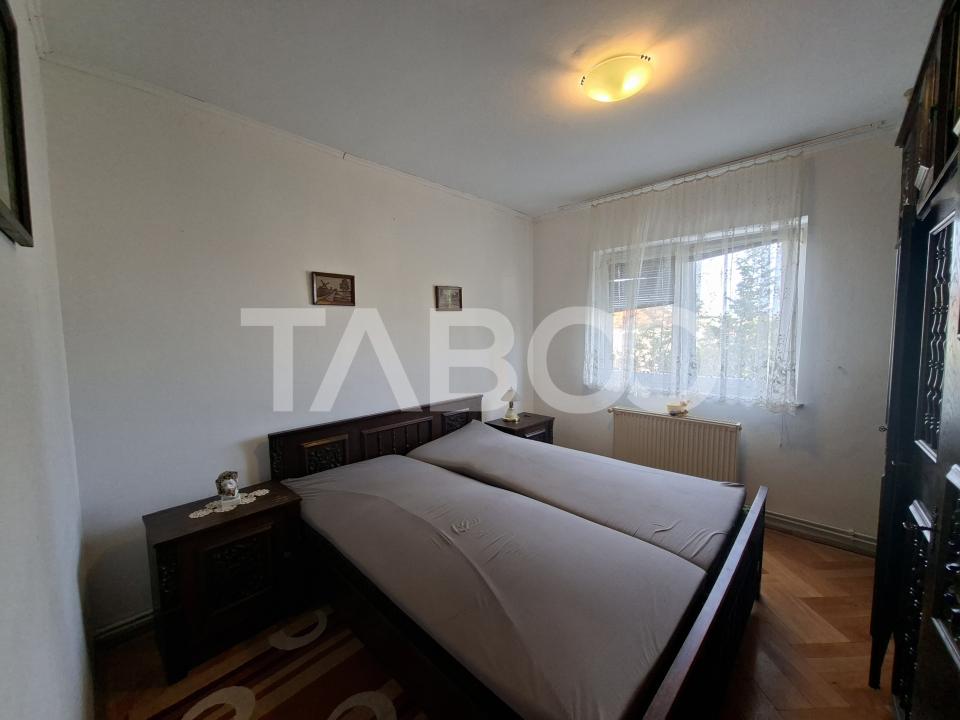 Apartament 3 camere etaj 1 de inchiriat zona Scoala de Inot Sibiu