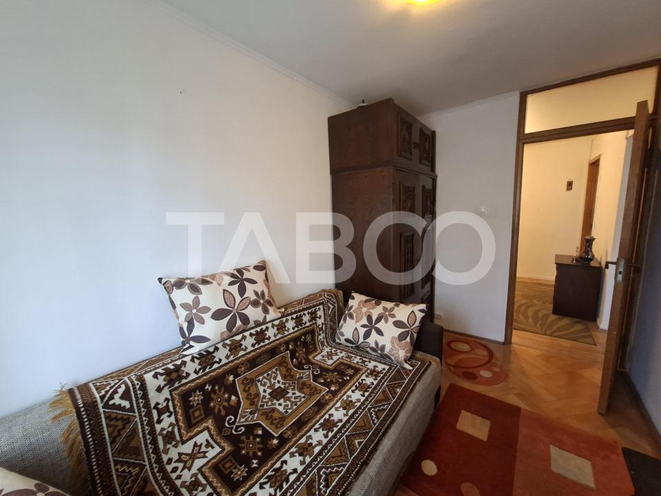 Apartament 3 camere etaj 1 de inchiriat zona Scoala de Inot Sibiu