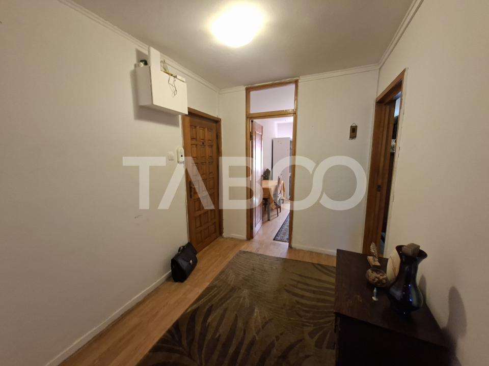 Apartament 3 camere etaj 1 de inchiriat zona Scoala de Inot Sibiu