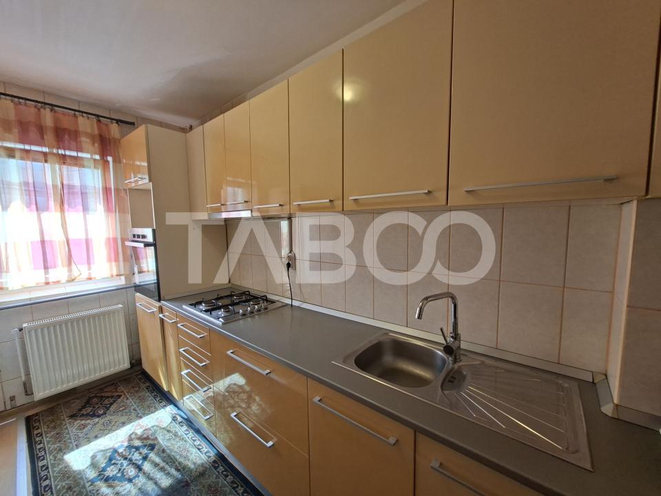 Apartament 3 camere etaj 1 de inchiriat zona Scoala de Inot Sibiu