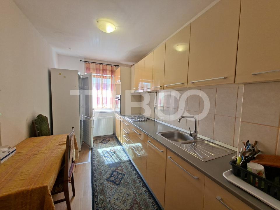 Apartament 3 camere etaj 1 de inchiriat zona Scoala de Inot Sibiu