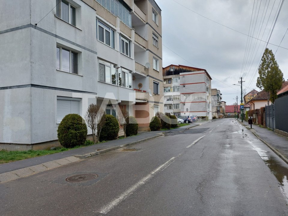 Apartament 3 camere etaj 2 balcon pivnita Piata Noua Cisnadie in Cisnadie - Piaţa Nouă