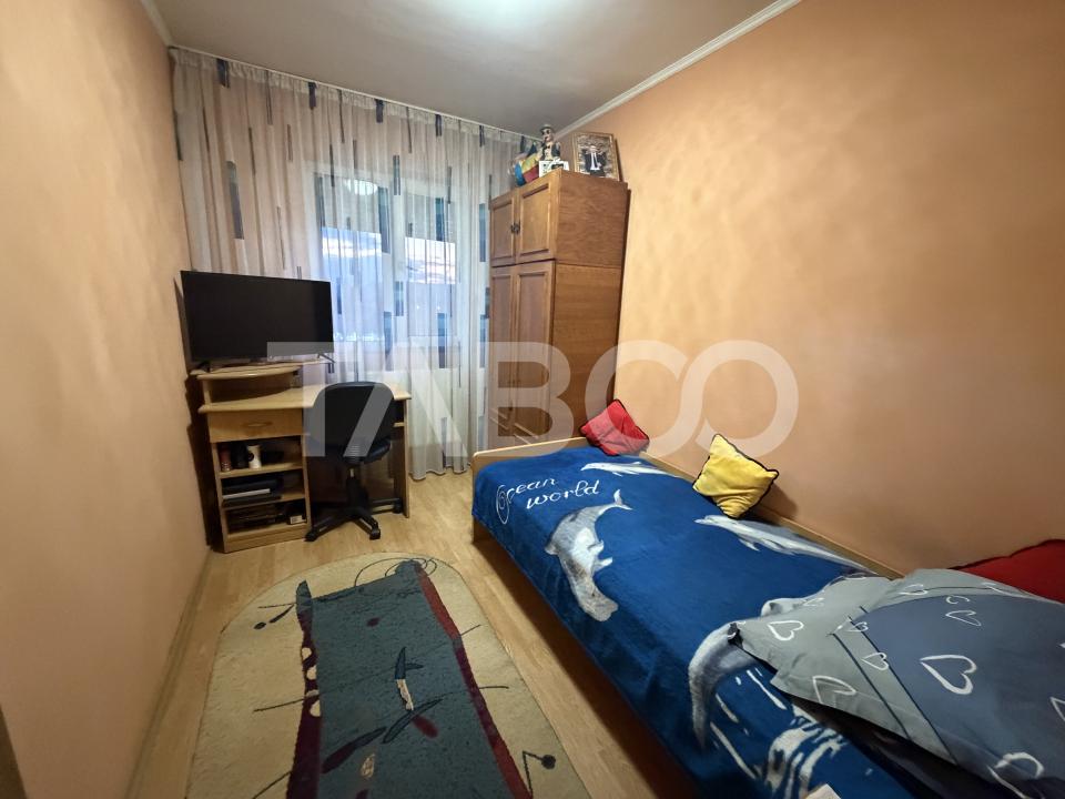 Apartament 3 camere etaj 3 boxa la subsol aer conditionat 62 mpu 
