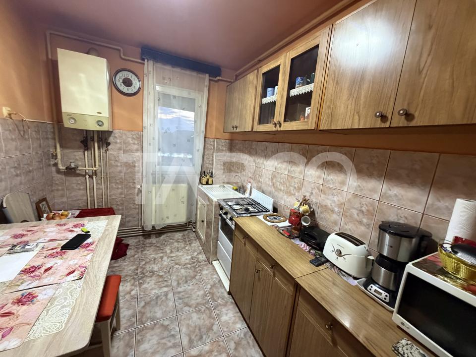 Apartament 3 camere etaj 3 boxa la subsol aer conditionat 62 mpu 