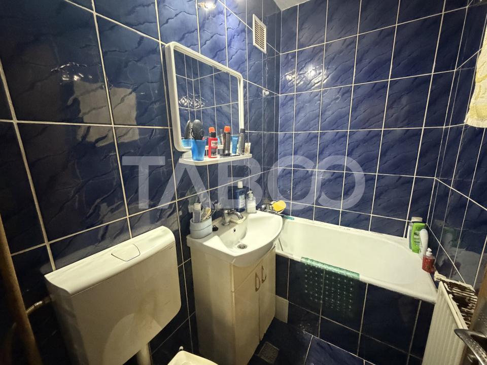 Apartament 3 camere etaj 3 boxa la subsol aer conditionat 62 mpu 