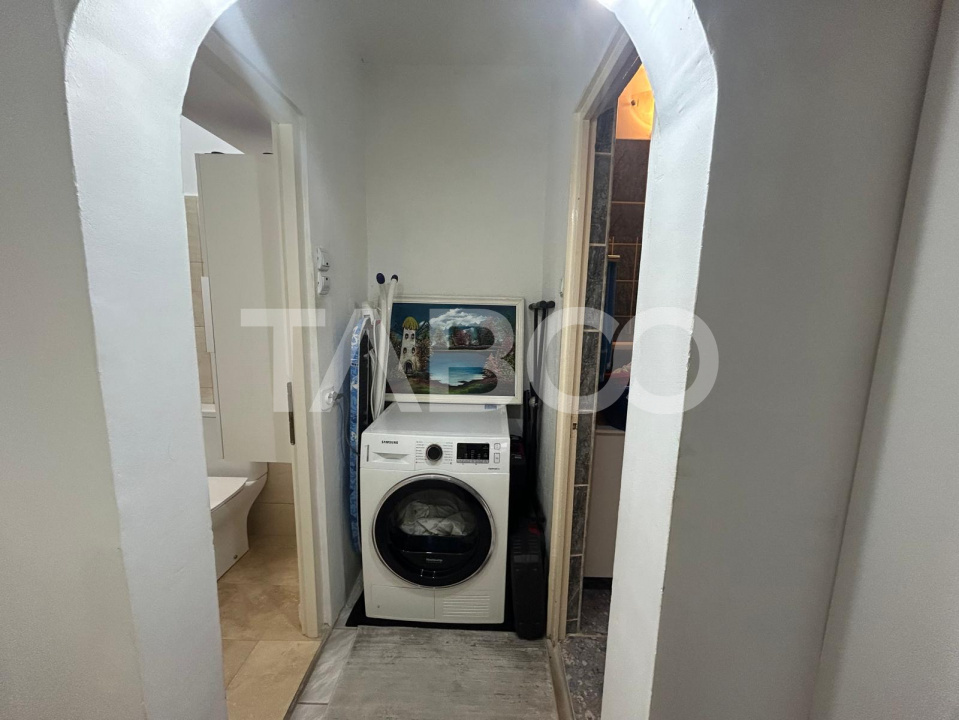 Apartament 3 camere in zona Valea Aurie cu balcon si pivnita in acte