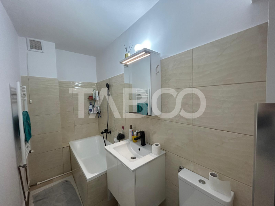 Apartament 3 camere in zona Valea Aurie cu balcon si pivnita in acte