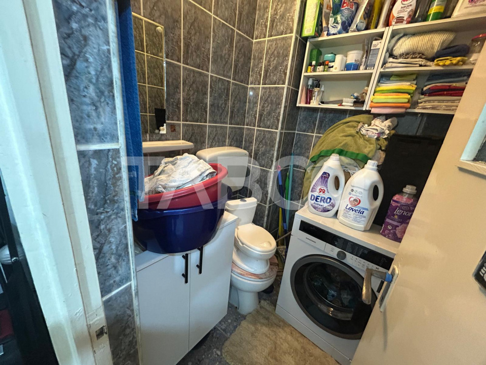 Apartament 3 camere in zona Valea Aurie cu balcon si pivnita in acte