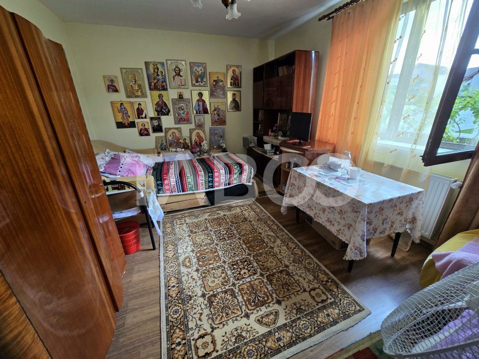 Apartament 3 camere la casa 91 mpu terasa pivnita curte comuna Tilisca