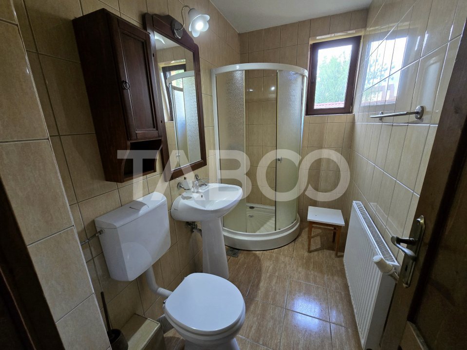 Apartament 3 camere la casa 91 mpu terasa pivnita curte comuna Tilisca