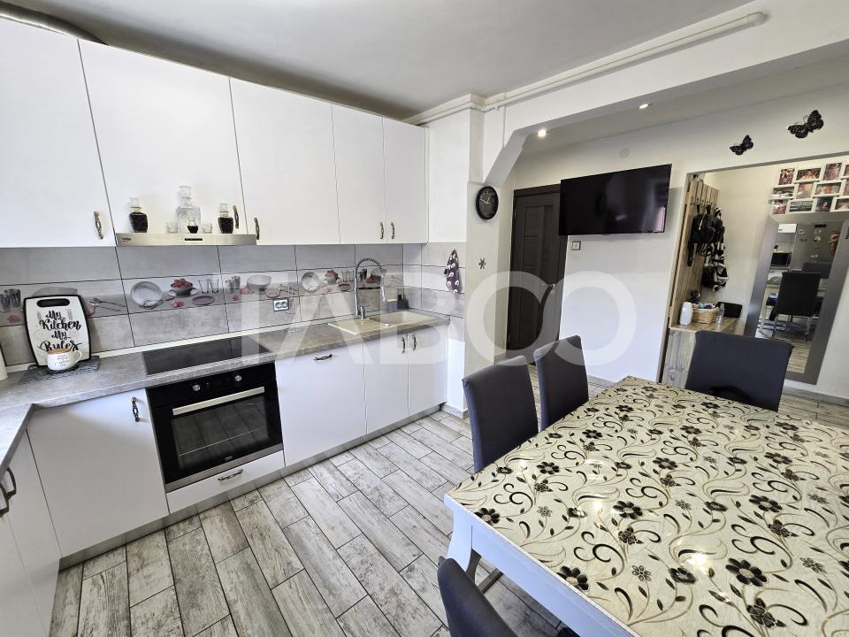 Apartament 3 camere mobilat 2 bai balcon pivnita Mihai Viteazul Sibiu