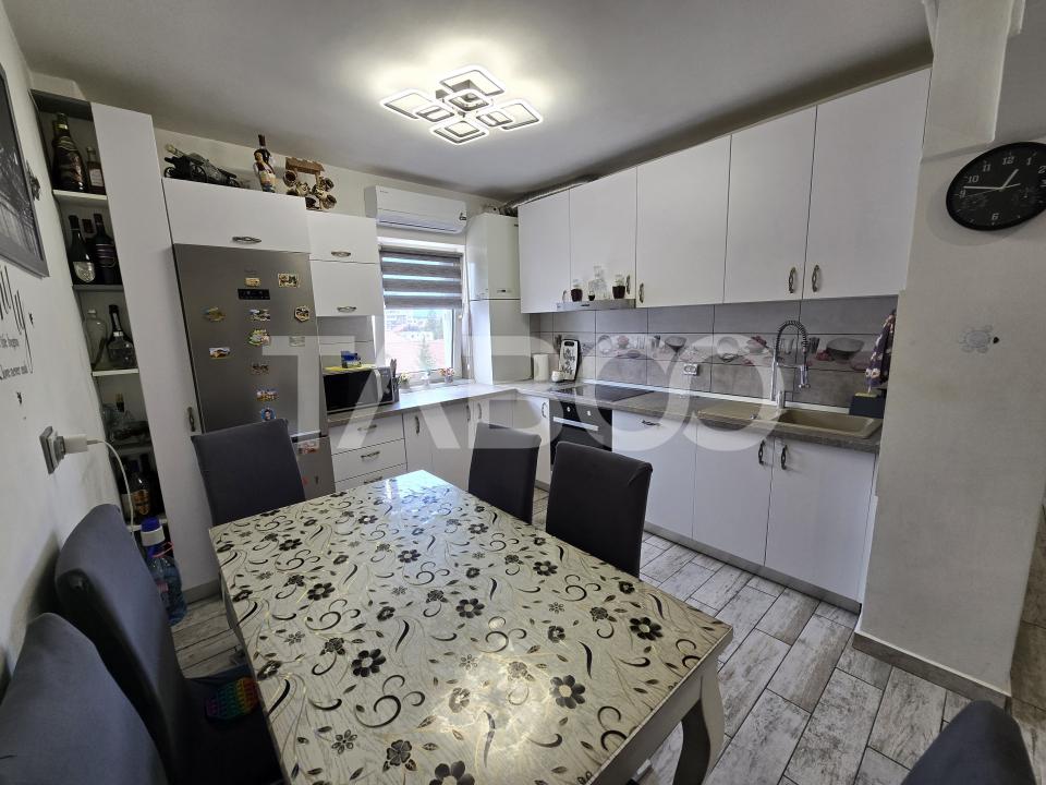 Apartament 3 camere mobilat 2 bai balcon pivnita Mihai Viteazul Sibiu