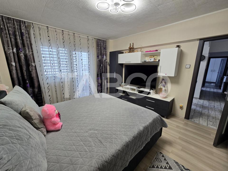 Apartament 3 camere mobilat 2 bai balcon pivnita Mihai Viteazul Sibiu