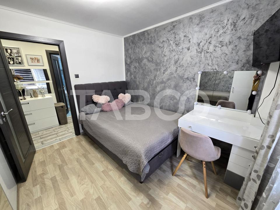 Apartament 3 camere mobilat 2 bai balcon pivnita Mihai Viteazul Sibiu