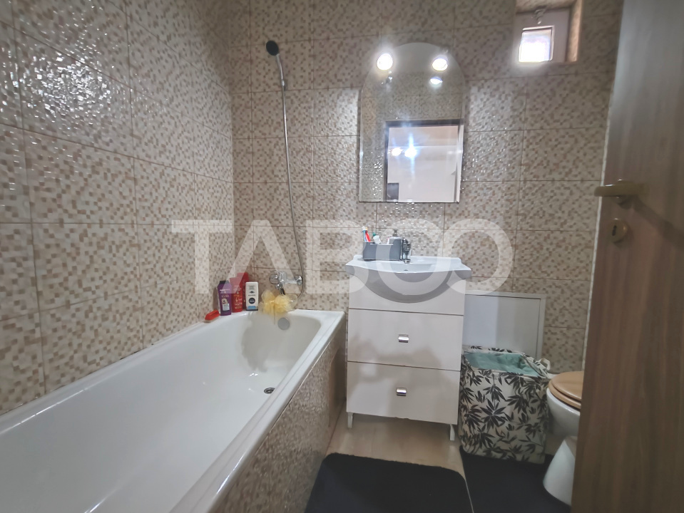 Apartament 3 camere - mobilat si utilat - bucatarie separata - lift