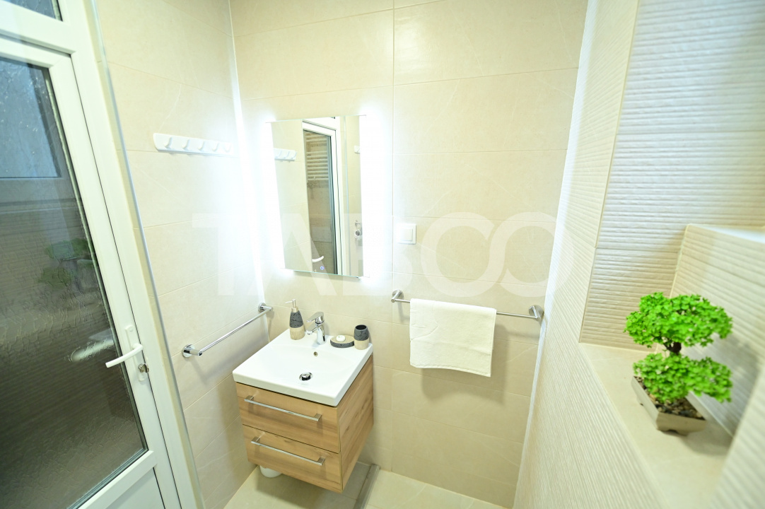 Apartament 3 camere mobilat si utilat de inchiriat langa Piata Mare