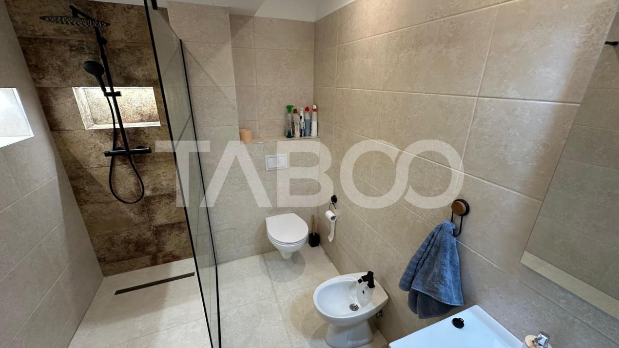 Apartament 3 camere prima inchiriere 72 mpu zona Strand Sibiu