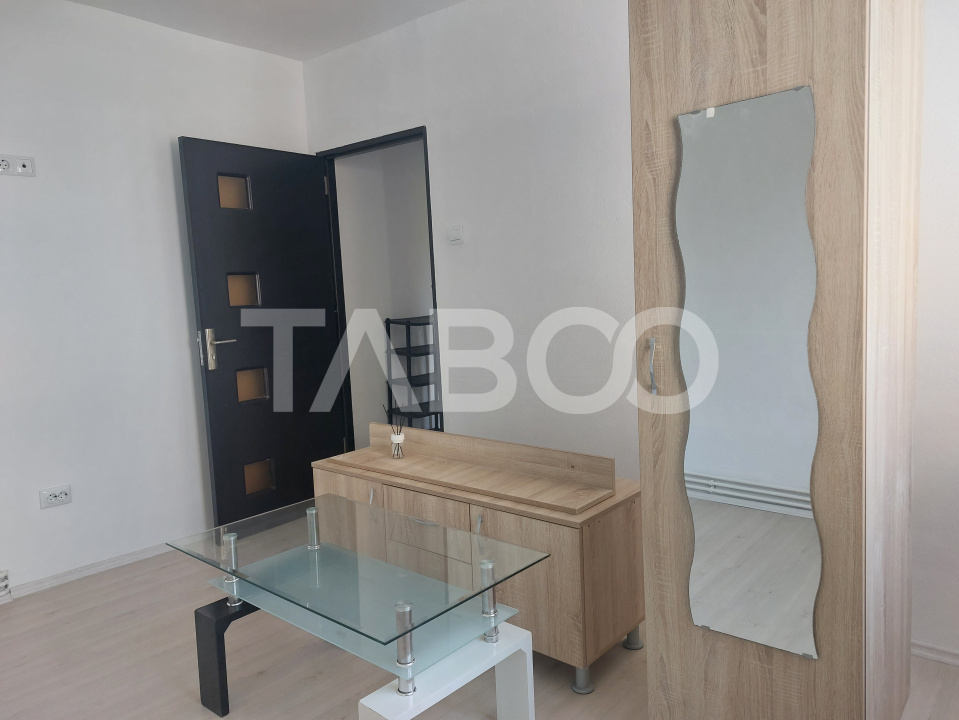 Apartament 3 camere renovat total 38 mp etaj 3 Stejarului Cisnadie in Cisnadie - Stejarului